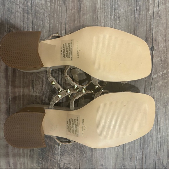 Steve Madden studded sandals with block heel. New, never worn out of house! - Picture 3 of 3